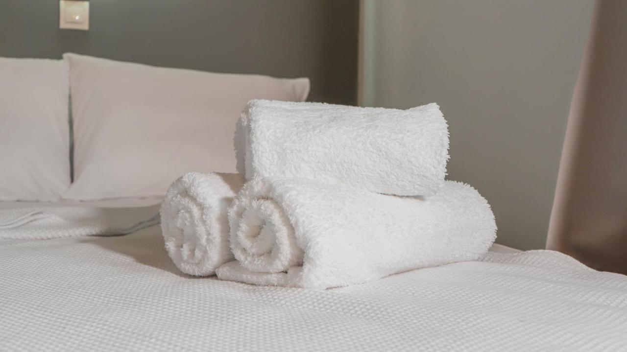 Spitakia-Cozy & Comfy Apartments 10Minutes From The Airport Artemida  Exteriör bild